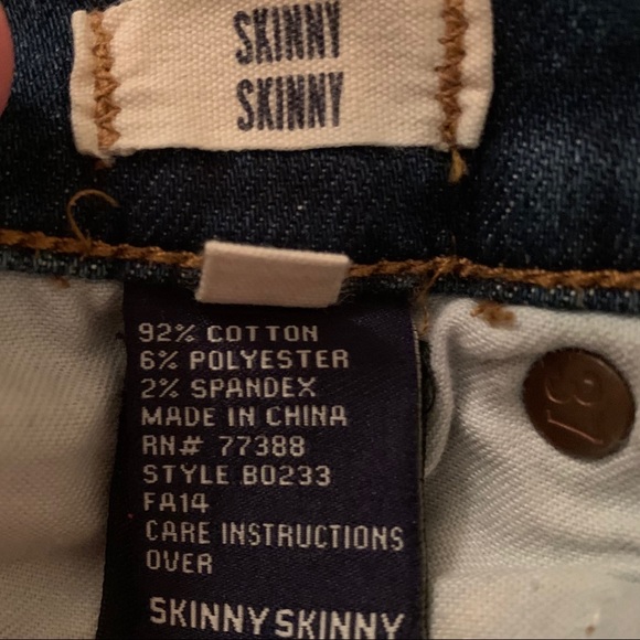 Madewell distressed skinny skinny ripped jeans - Picture 9 of 10